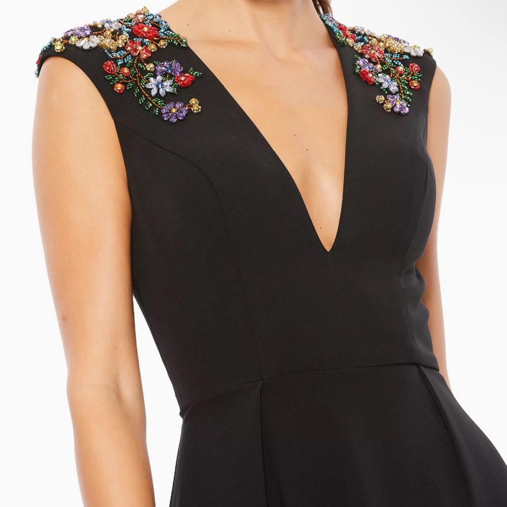 Max Duggal Style 26540# BEADED CAP SLEEVE V NECK A LINE GOWN Black Sz 14 - Picture 3 of 8